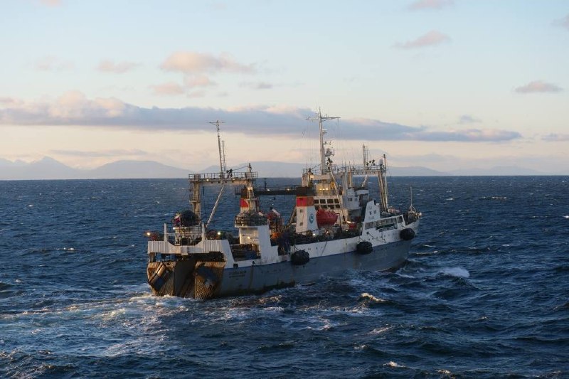 Рыболовецкий траулер в море/ Фото: Министерство рыбного хозяйства Камчатского края