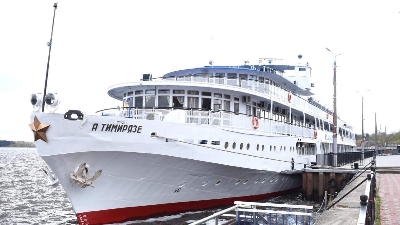 В этом году в малых волжских городах Ивановской области побывали более 107 тыс. туристов, прибывших на теплоходах / Фото: Правительство Ивановской области