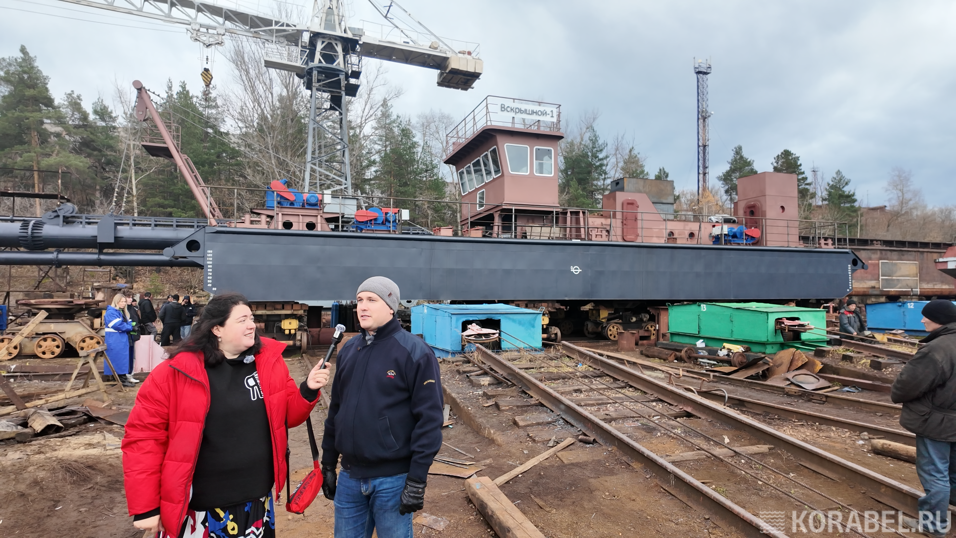 На спуске земснаряда "Вскрышной-1" / Фото: Корабел.Ру