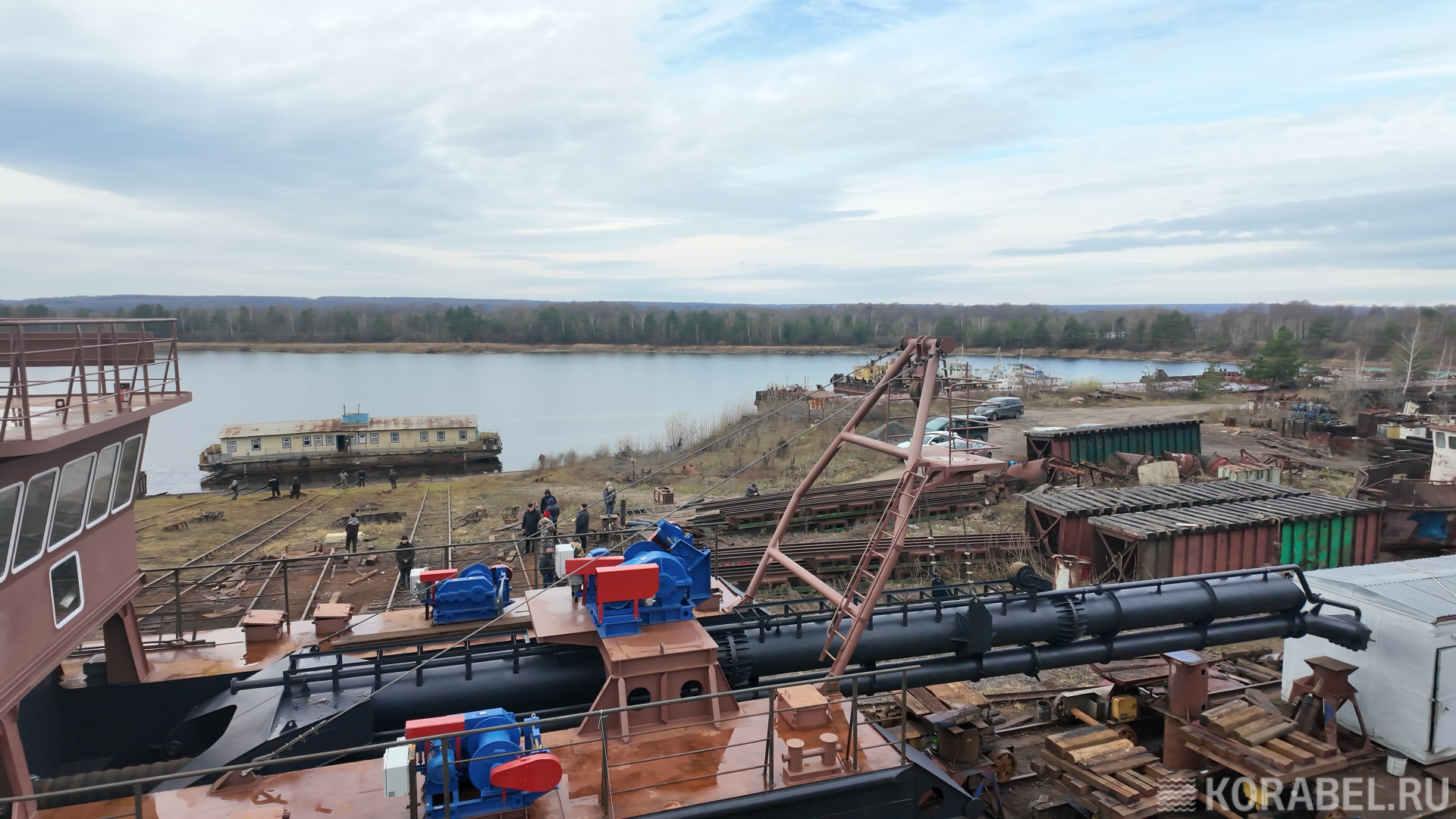 На спуске земснаряда "Вскрышной-1" / Фото: Корабел.Ру