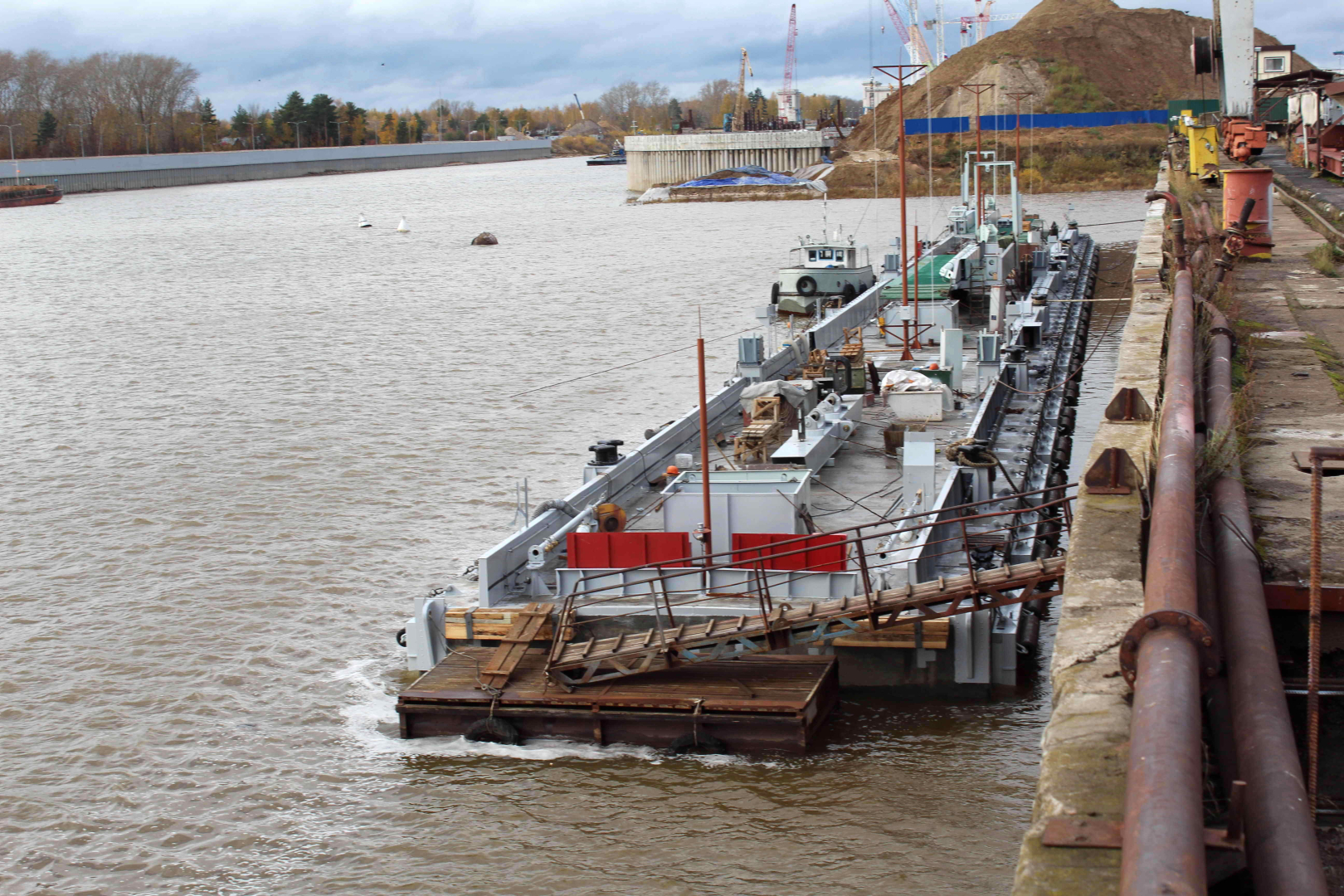 Плавучий железобетонный причал проекта 824М / Фото: ССК