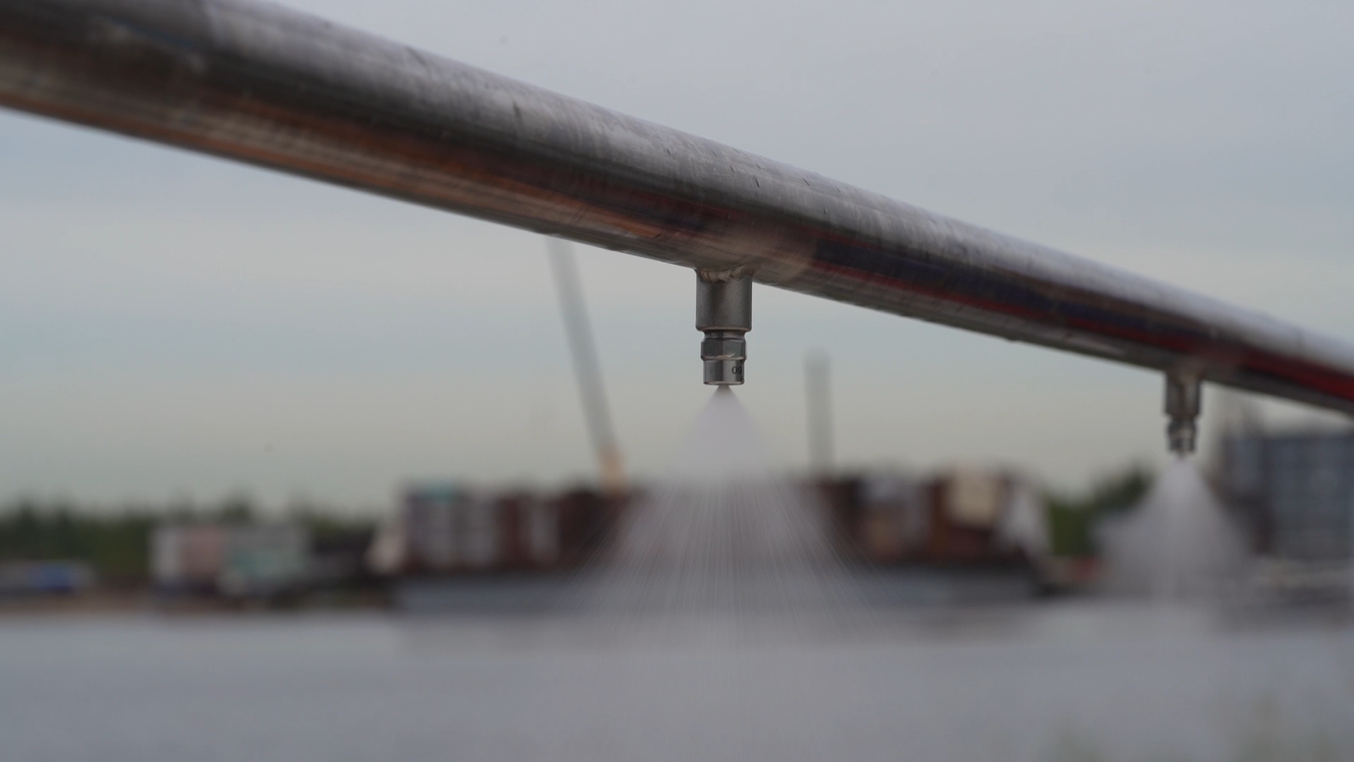 Форсунок установки в момент распыления / Фото: