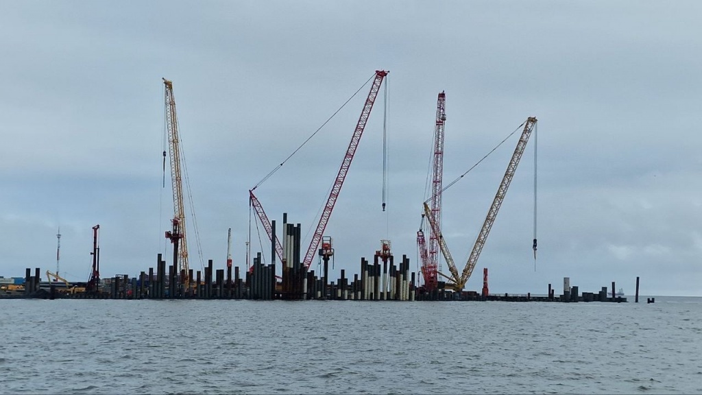 Енисейское управление Ростехнадзора подтвердило соответствие проектным требованиям этапов строительства нефтяного терминала "Порт Бухта Север" / Фото: Федеральная служба по экологическому, технологическому и атомному надзору