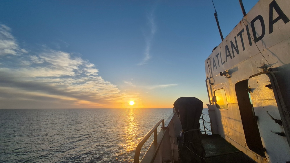 С борта НИС "Атлантида" у берегов Марокко выполнили 143 траления / Фото: ВНИРО