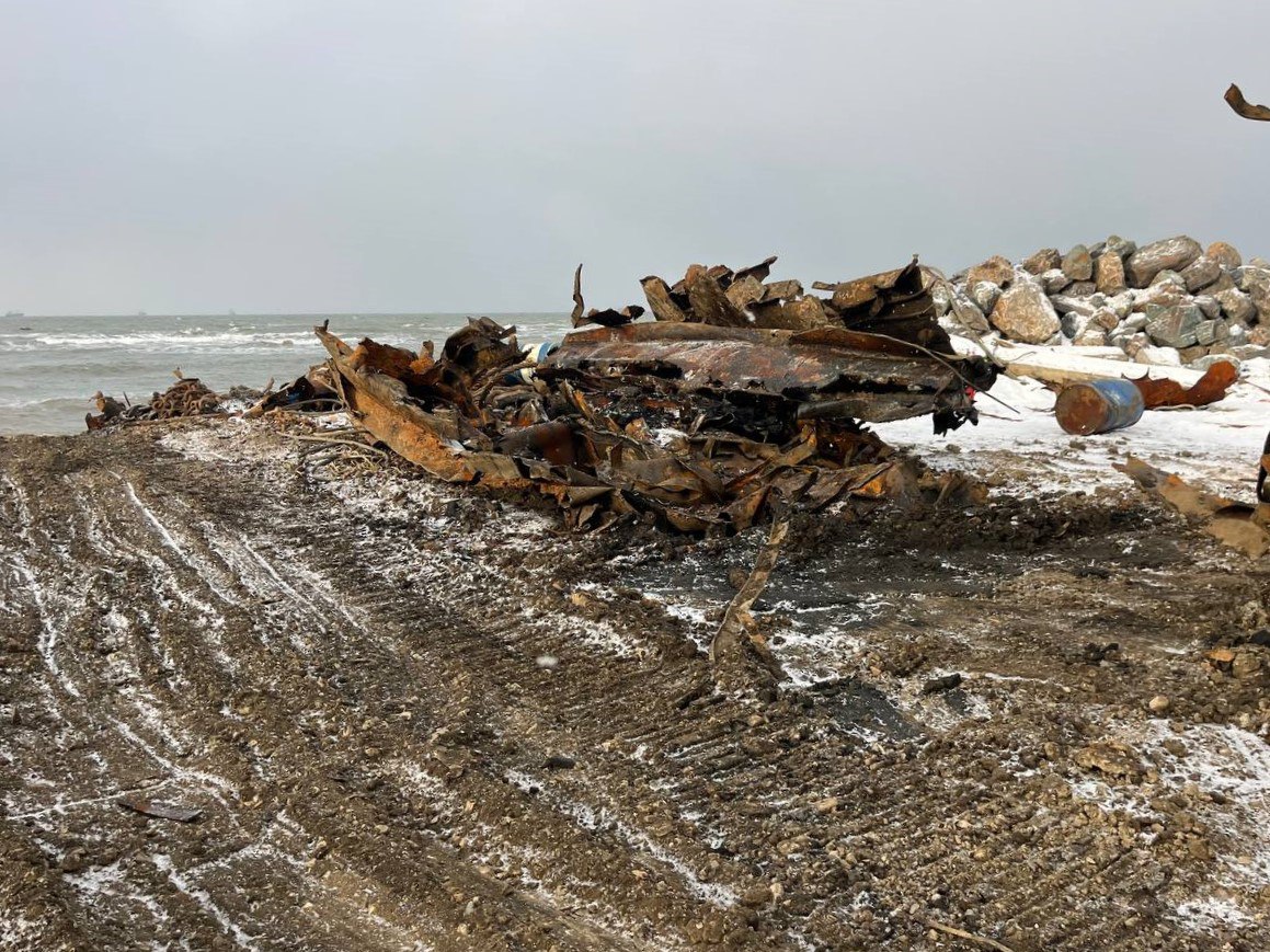 На Сахалине удалили шестое затонувшее судно из бухты Лососей / Фото: Минтранс Сахалинской области