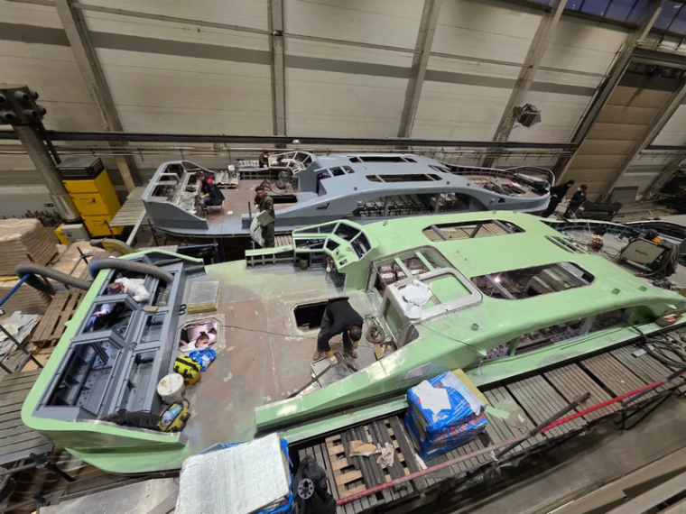 Новые экосуда для Вологды строятся в Санкт-Петербурге / Фото: Администрация Вологды