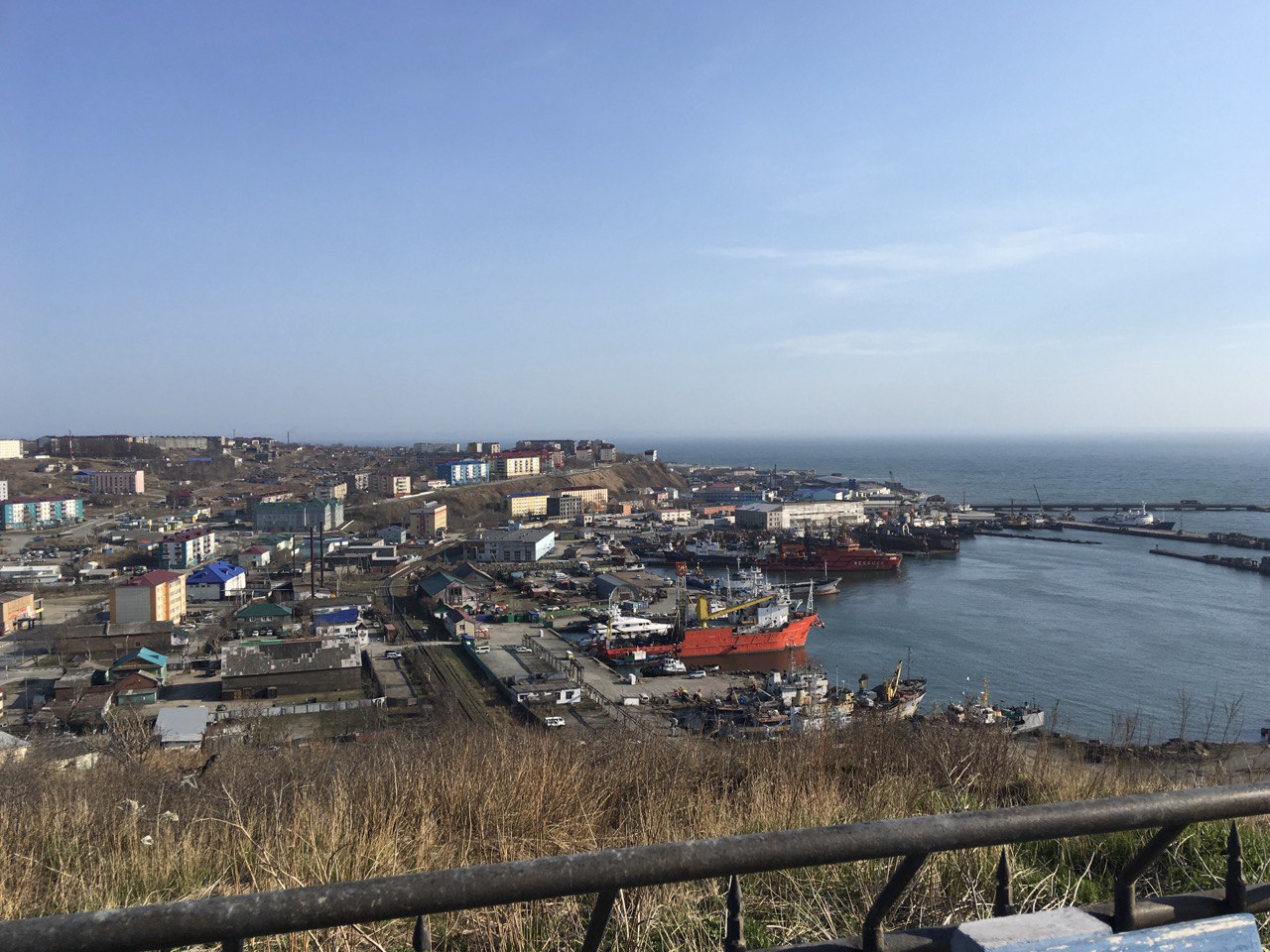 В порту Корсаков организовали непрерывный процесс обработки судов с социальными грузами / Фото: Минтранс Сахалинской области