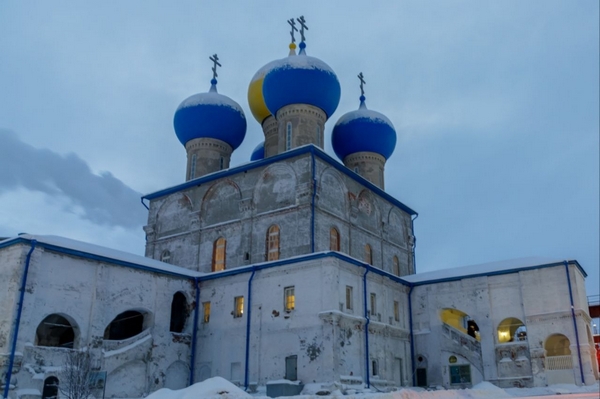 Соединительная Галерея и Никольского собор на территории АО "ПО "Севмаш"/ Фото: АО "ПО "Севмаш"