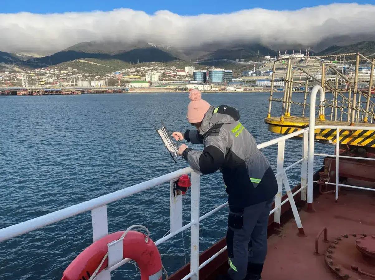 В Новороссийске возместили ущерб экологии от разлива мазута при бункеровке / Фото: Черноморо-Азовское морское управление Росприроднадзора