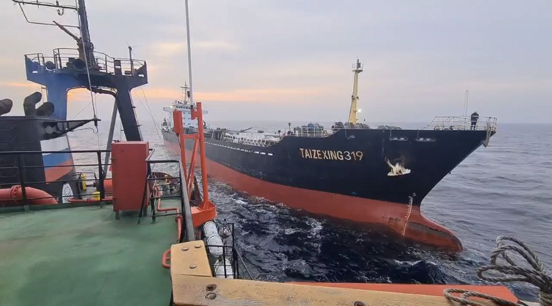 Буксир-спасатель «Лазурит» провел аварийный балкер Tai Ze Xing 319 в порт Владивосток / Фото: