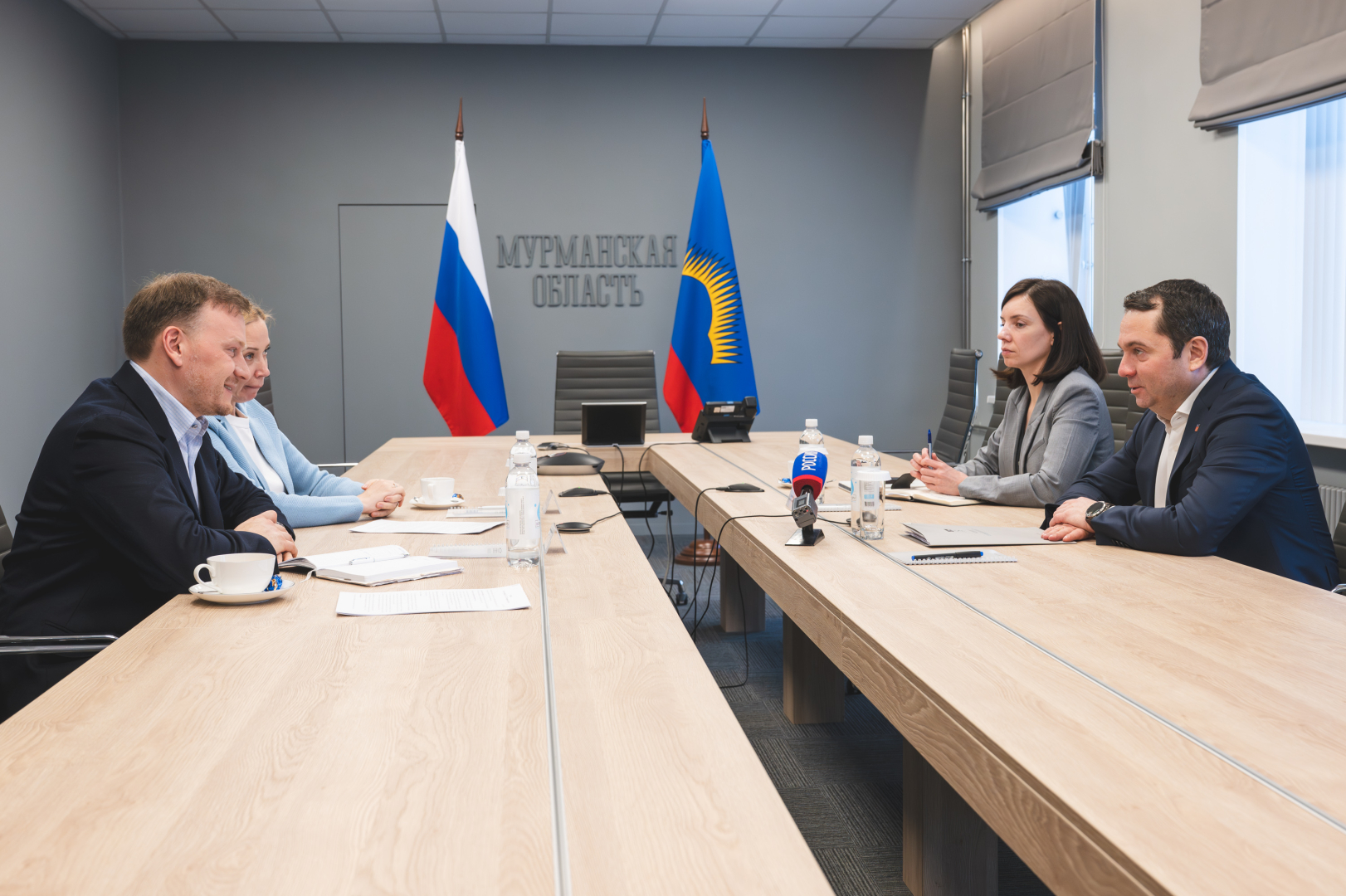 Губернатор Андрей Чибис и представители судоходной компании «Эко Шиппинг» обсудили реализацию совместных проектов в Мурманской области / Фото: Правительство Мурманской области