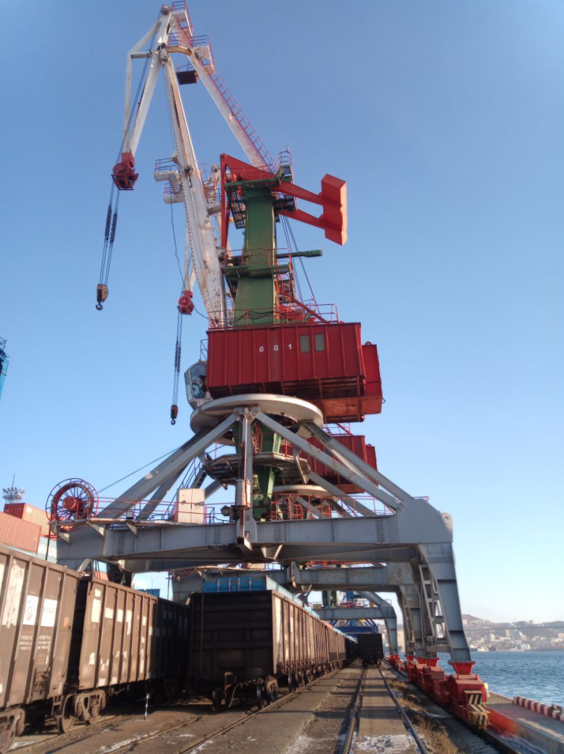 Редкие портальные краны «Сокол 16/32» с увеличенной колеёй — в наличии в "ПортСнаб" / Фото: ПортСнаб