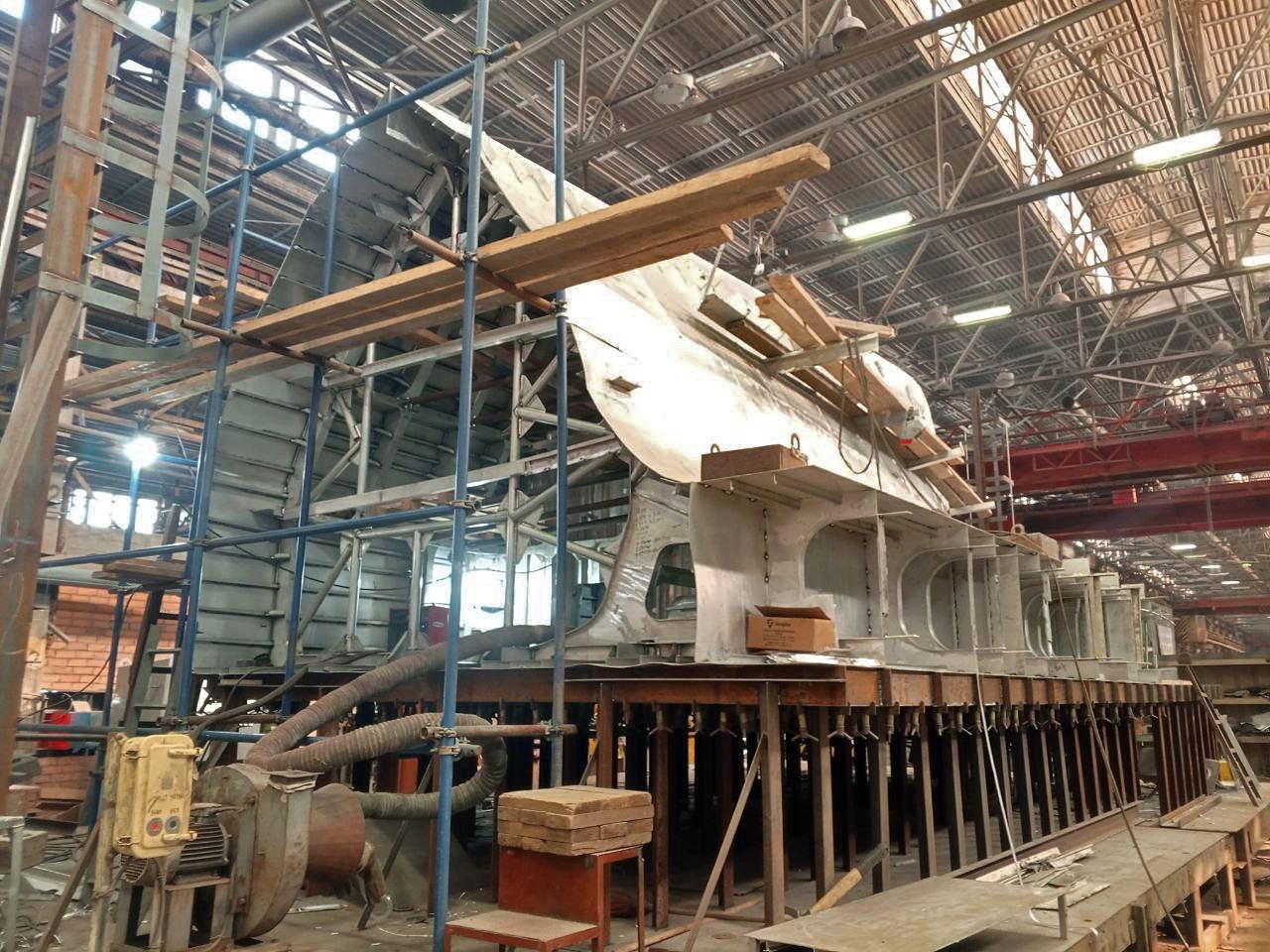 Секции катамарана проекта HSC200 готовы к отправке из Ярославской области в Приморье / Фото: