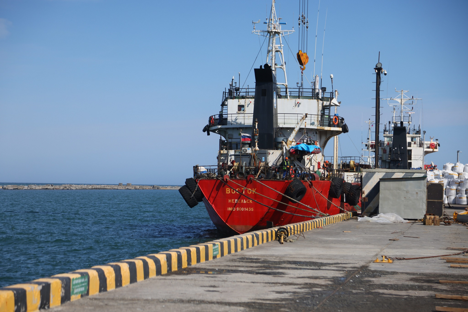 Новая контейнерная линия Владивосток — Невельск ускорит доставку продовольствия на Сахалин / Фото: пресс-служба правительства Сахалинской области