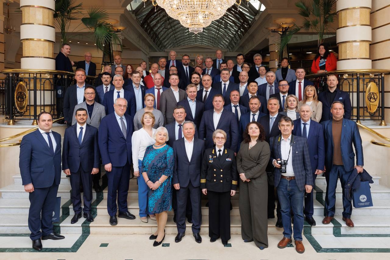 На заседании общего собрания членов Ассоциации морских торговых портов / Фото: