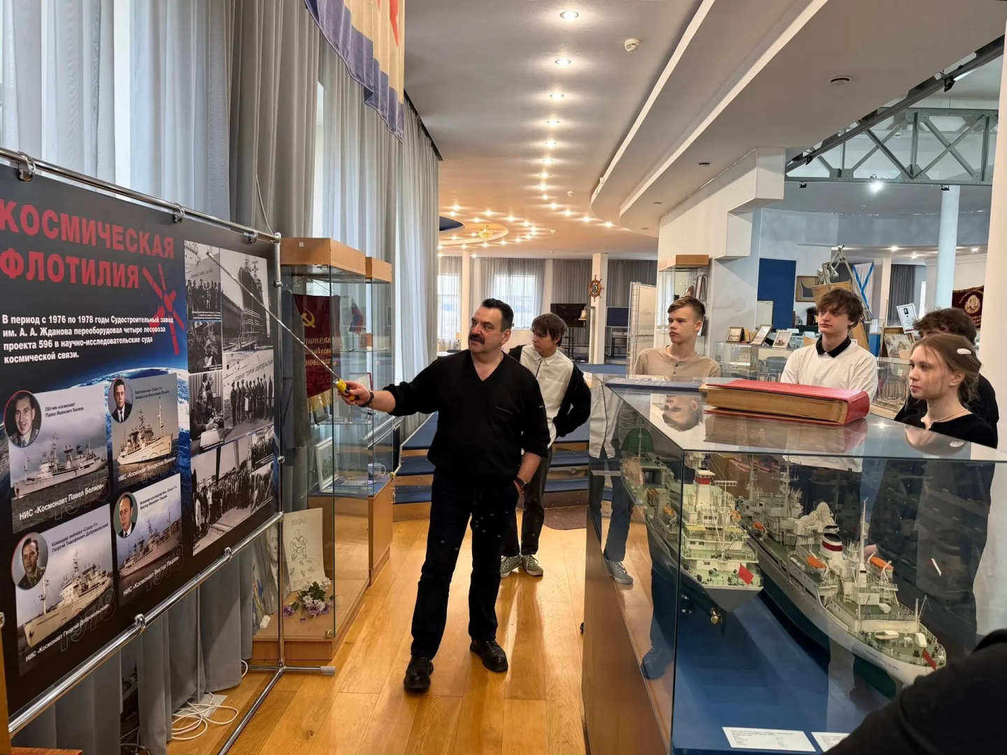 В гостях у корабелов «Северной верфи» ОСК побывали гимназисты / Фото: пресс-служба ПАО «Судостроительный завод «Северная верфь»