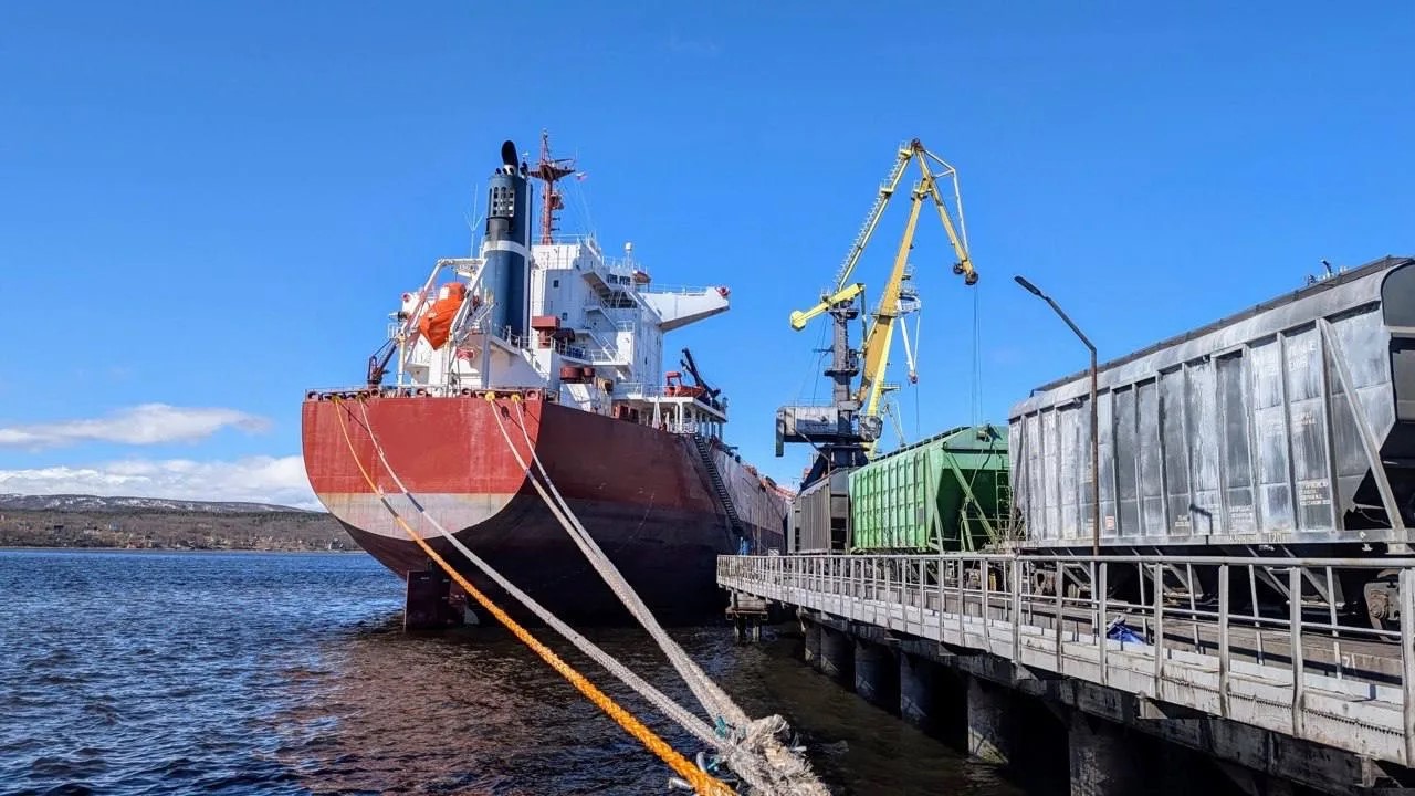 Мурманский балкерный терминал впервые принял под погрузку судно класса Panamax / Фото: Портовый альянс