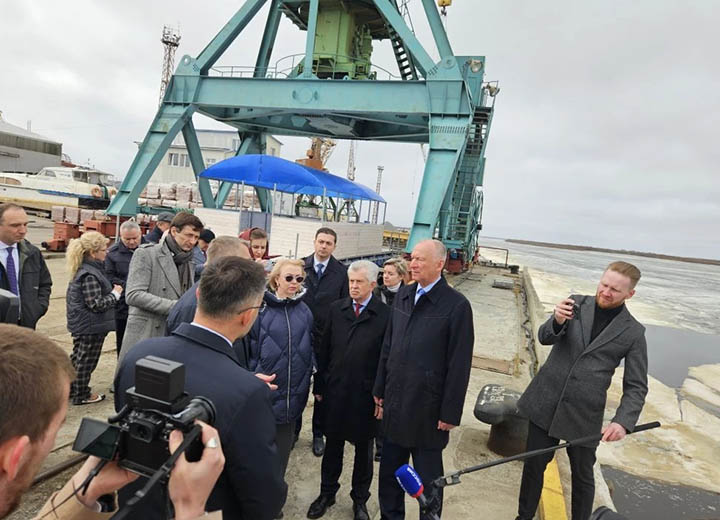 Николай Патрушев посетил Нарьян-Марский морской торговый порт / Фото: Морская коллегия России