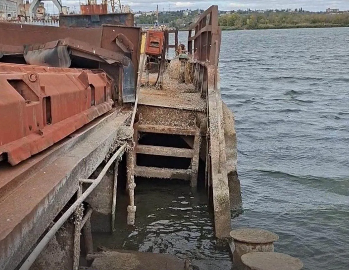 Ущерб от затопленных барж в реке Северский Донец оценен Росприроднадзором в 370 млн рублей / Фото: Пресс-служба Росприроднадзора