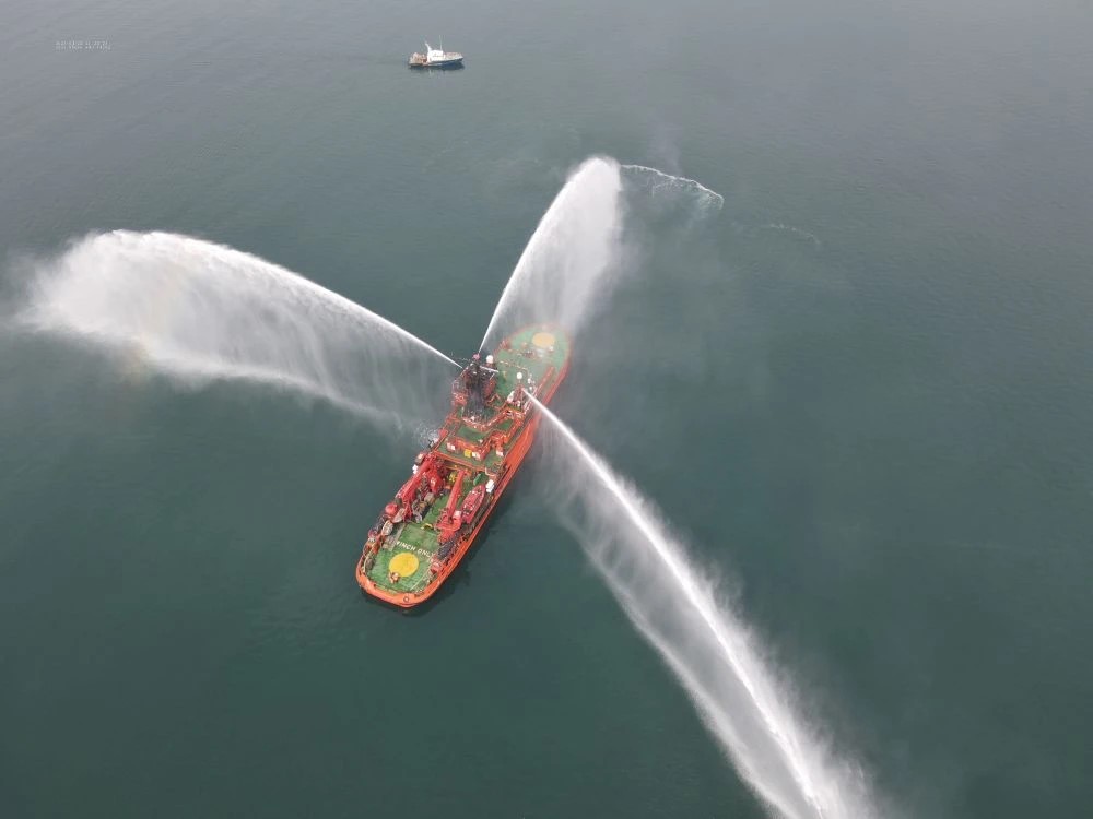 Спасатели провели учения в Амурском заливе / Фото: Морспасслужба