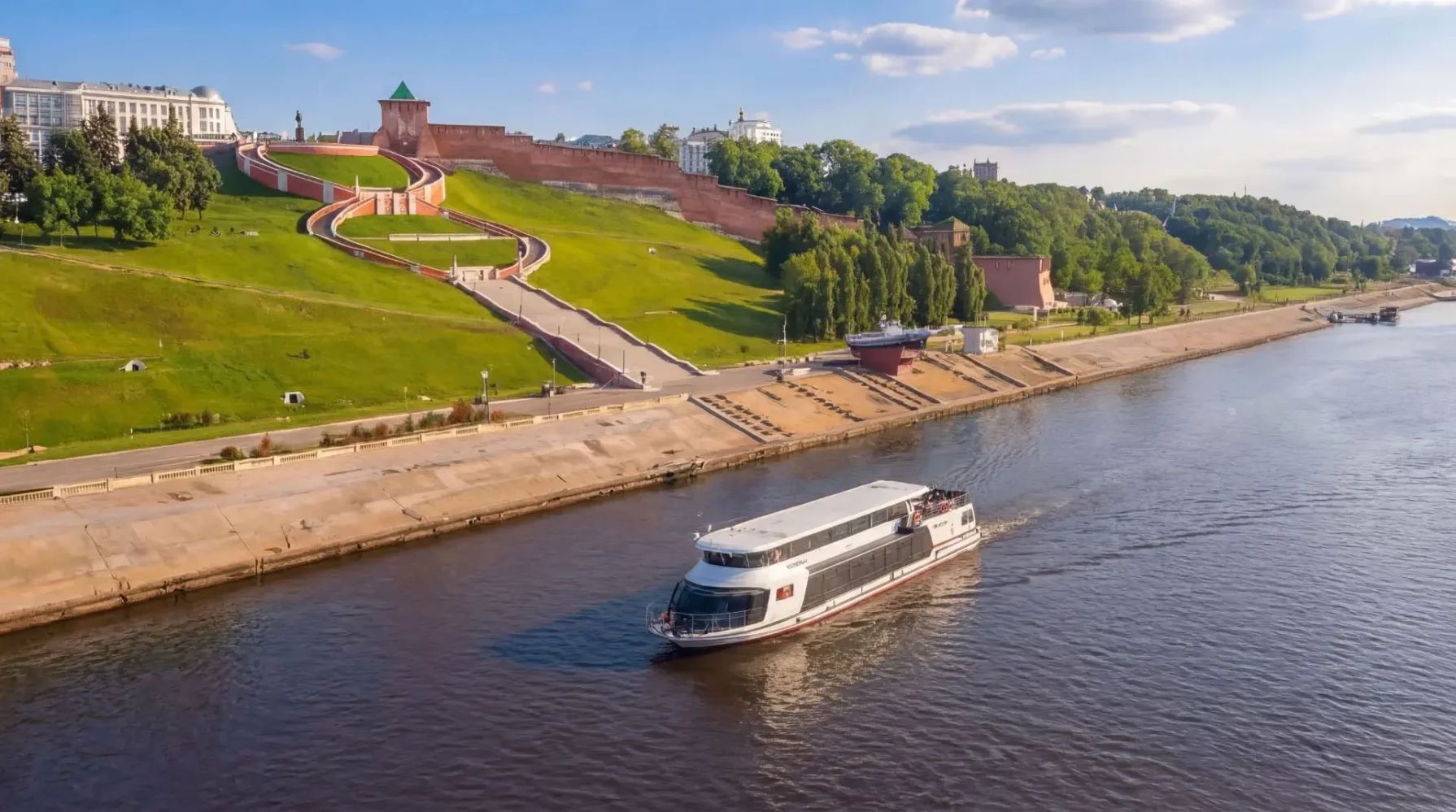 Новое электросудно «Петергоф» проекта «Москва 2.0». вышло на маршрут в Нижнем Новгороде / Фото: «Водоходъ. Пассажирский порт»