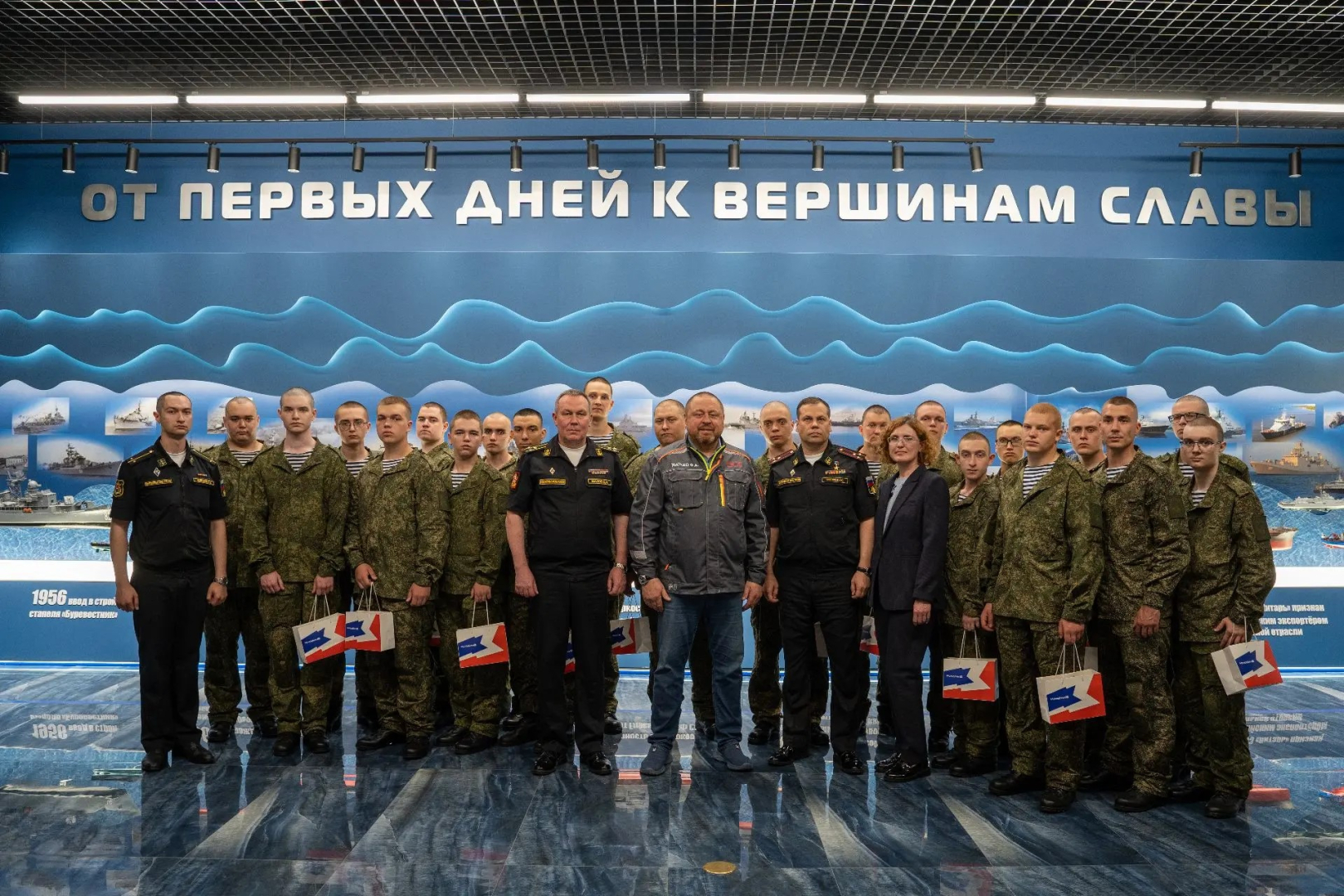 На заводе ОСК «Янтарь» пополнен состав научно-производственной роты / Фото: