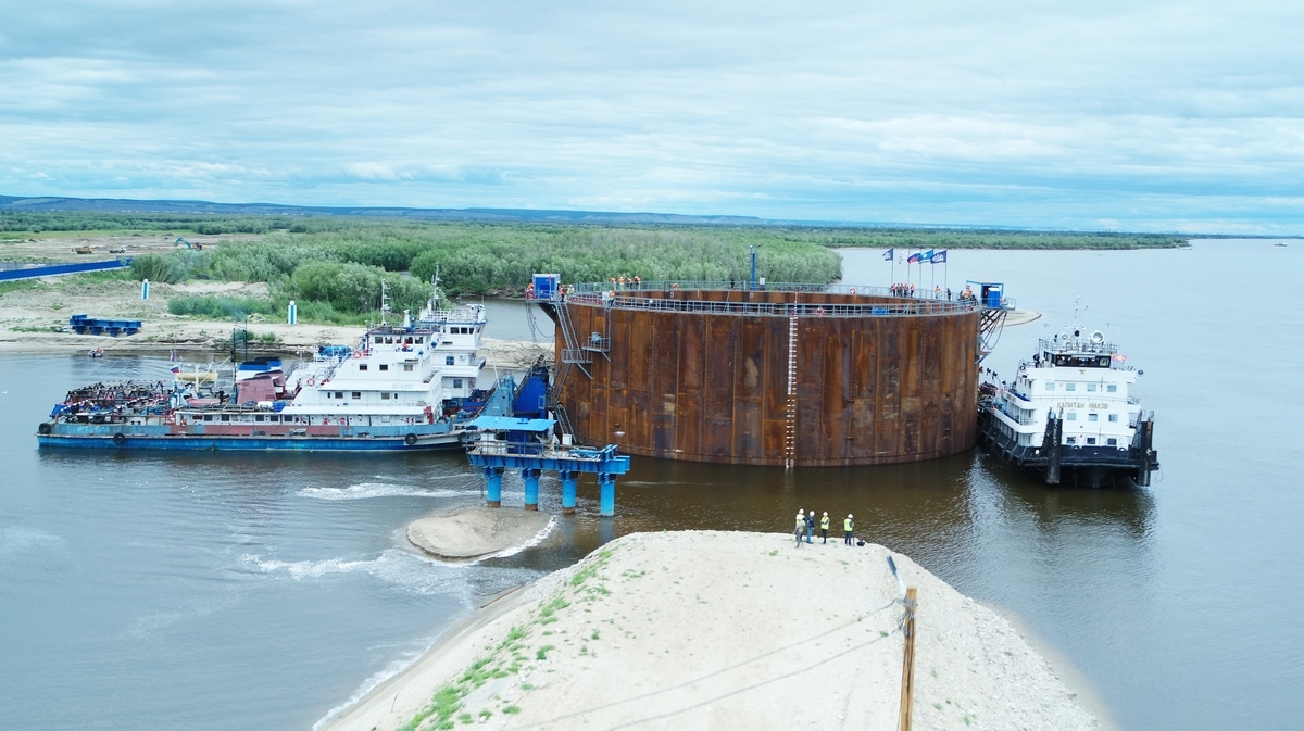Второй коффердам для Ленского моста выведен в русло / Фото: Минтранс Якутии