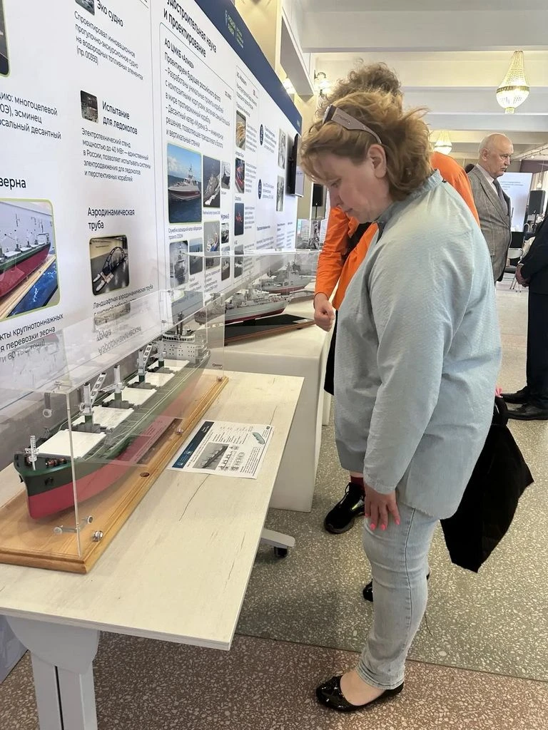 ОСК «Алмаз» представило свои модели на выставке достижений Московского района Петербурга в рамках программы «10 приоритетов развития Санкт-Петербурга» / Фото: ЦМКБ