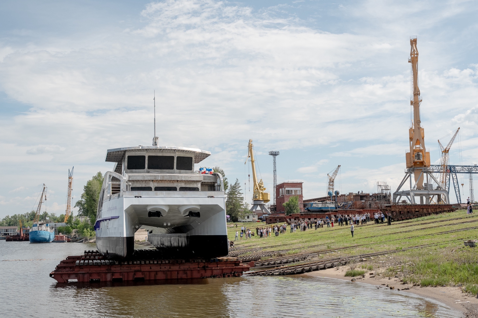 Второй пассажирский катамаран проекта «Соммерс-L» готовят к спуску на воду / Фото: