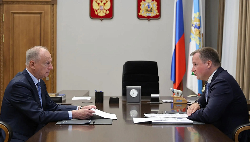 Николай Патрушев и Александр Цыбульский обсудили развитие судостроения в Поморье / Фото: Пресс-служба Губернатора и Правительства Архангельской облас