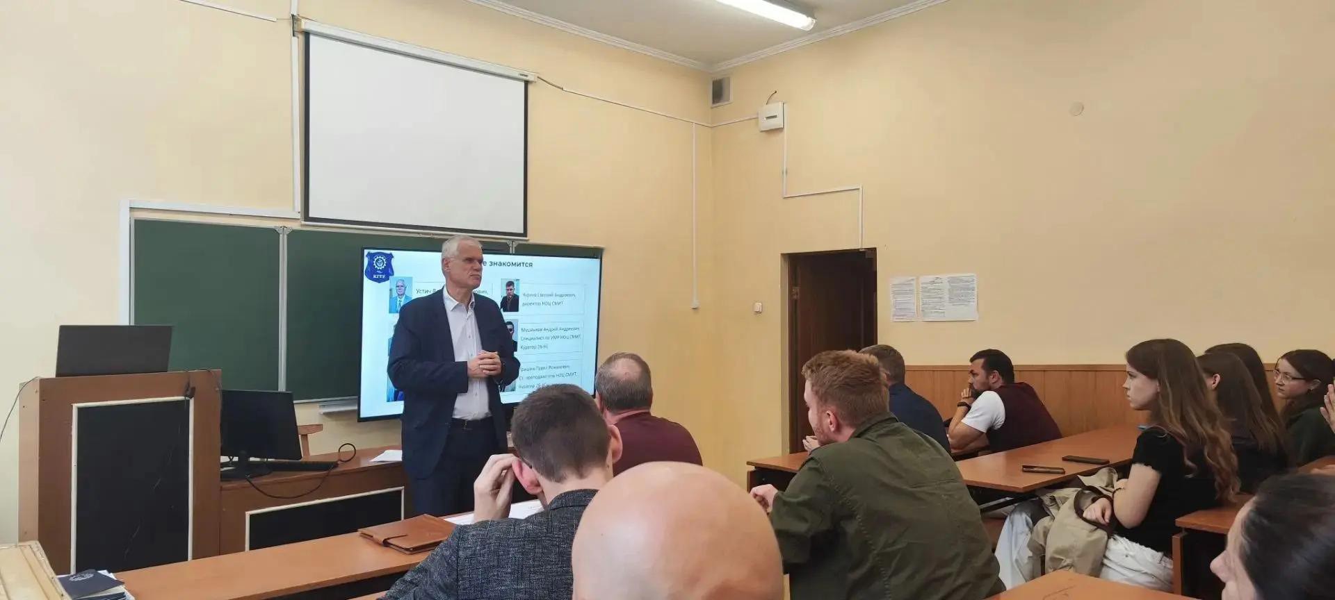 Будущим корабелам рассказали о подготовке кадров по системе «Завод — ВТУЗ» / Фото: