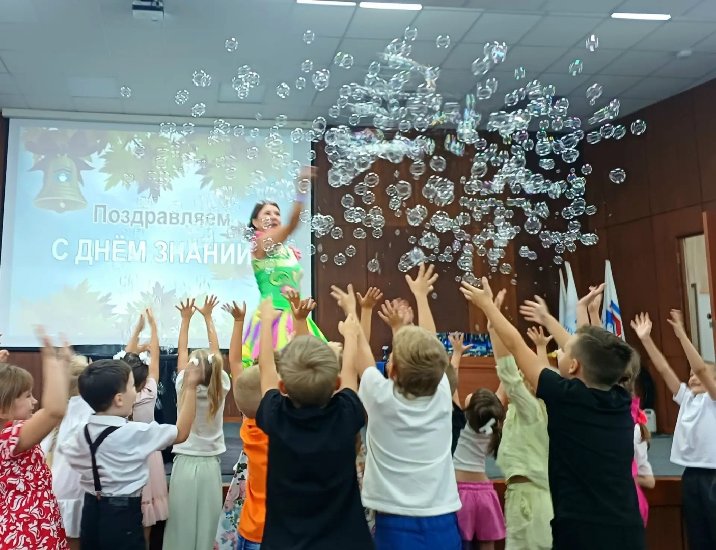 На Судостроительном заводе имени Б. Е. Бутомы отметили День знаний / Фото: АО «Судостроительный завод имени Б.Е. Бутомы»