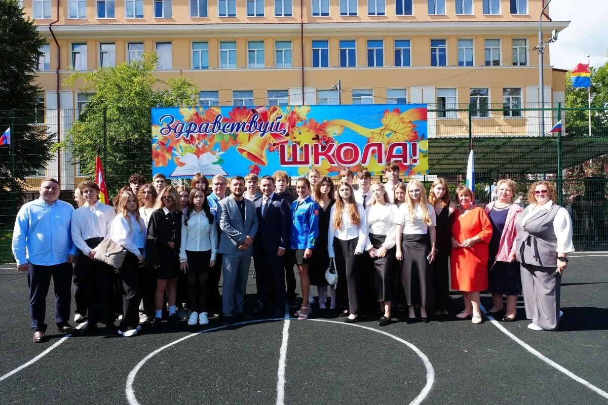 Сотрудники завода ОСК "Янтарь" поздравили с Днем знаний будущих коллег / Фото: