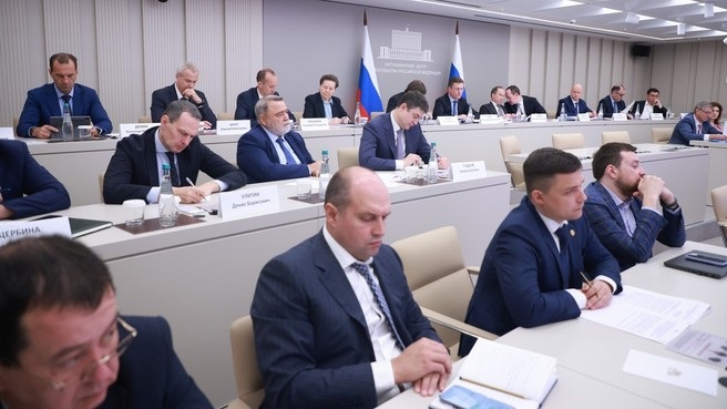 Вице-премьер Александр Новак провёл совещание по ситуации на рынке топлива / Фото: Пресс-служба Правительства РФ