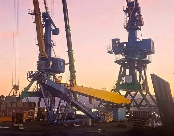 Находкинский МТП до конца года введет в эксплуатацию еще один кран «Витязь» / Фото: Находкинский морской торговый порт