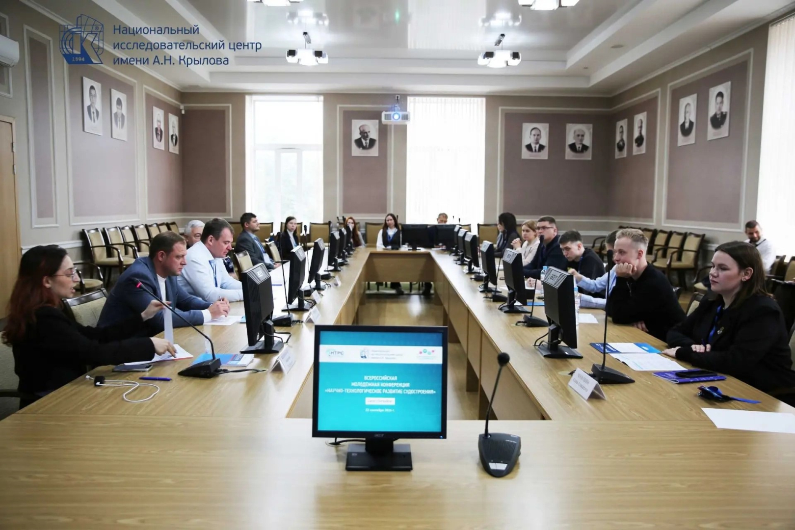 Молодые учёные представили в НИЦ имени А. Н. Крылова свои разработки в сфере судостроения / Фото: НИЦ имени А. Н. Крылова