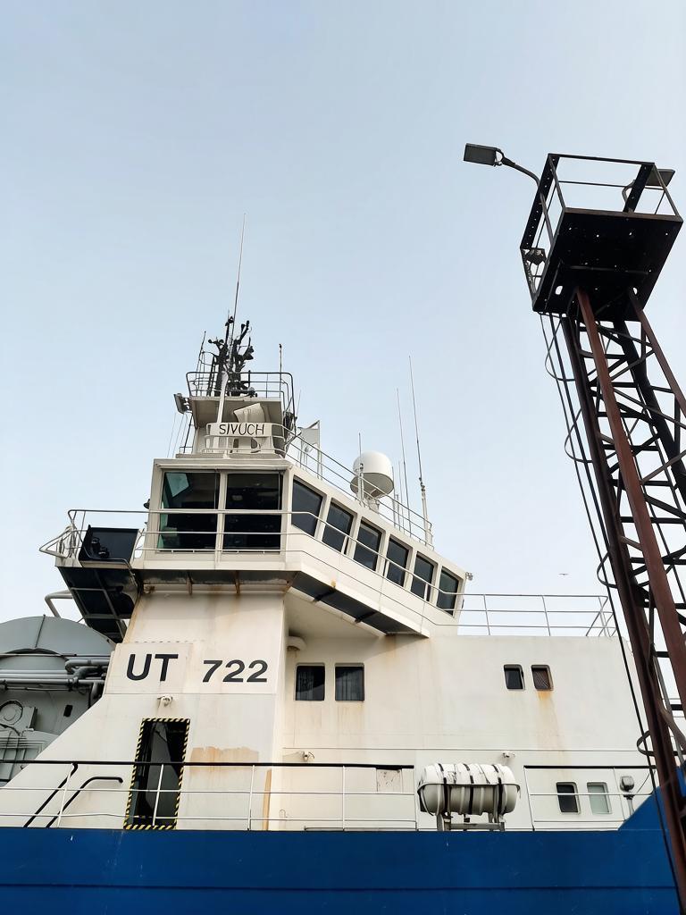 Буксир-спасатель «Сивуч» Морспасслужбы обеспечили спутниковой связью / Фото: