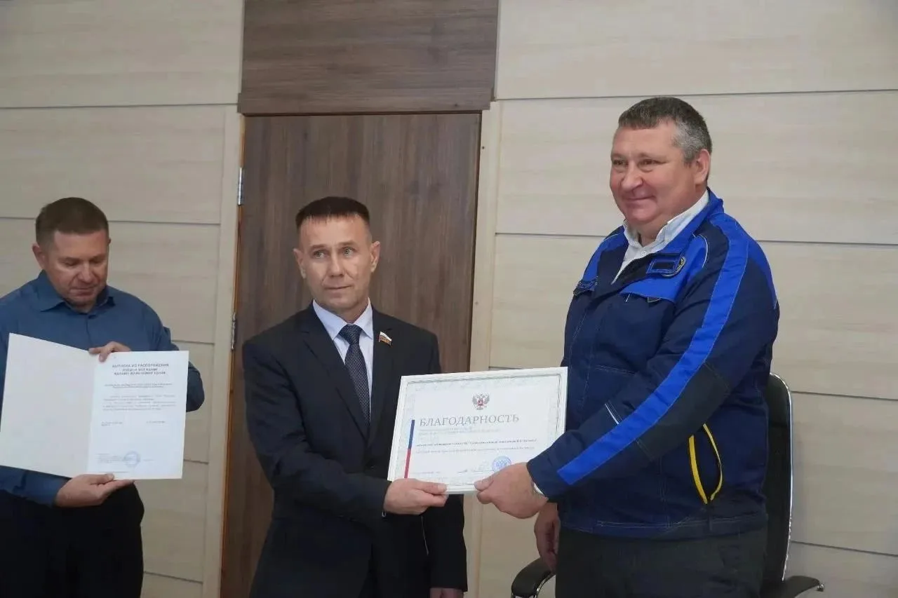 Керченские корабелы заслужили высокую награду / Фото: АО «Судостроительный завод имени Б.Е. Бутомы»