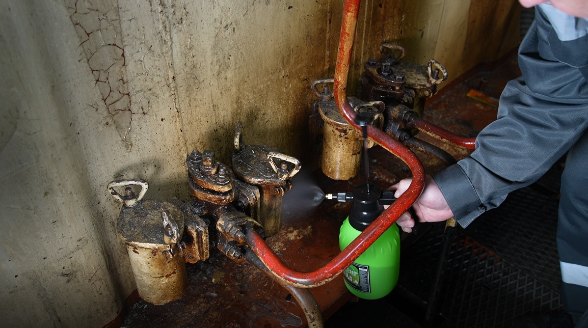 ТанкОйл VessChem для очистки судовых танков / Фото: vesschem